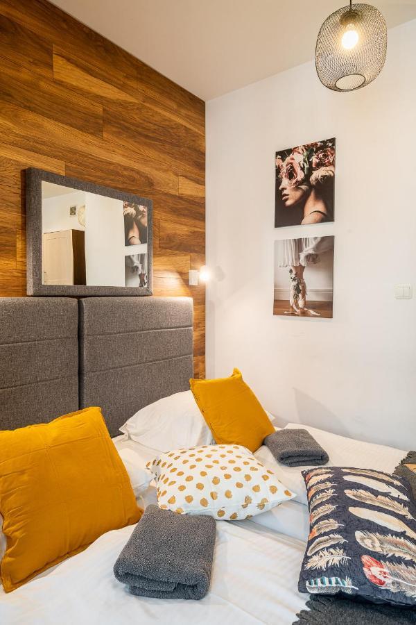 Solny Square Aparthotel Wroclaw Exterior photo